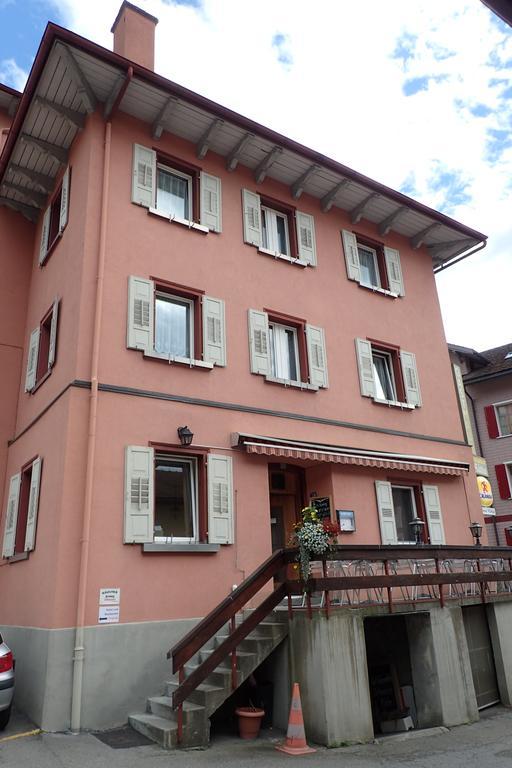 Hotel Ratia *